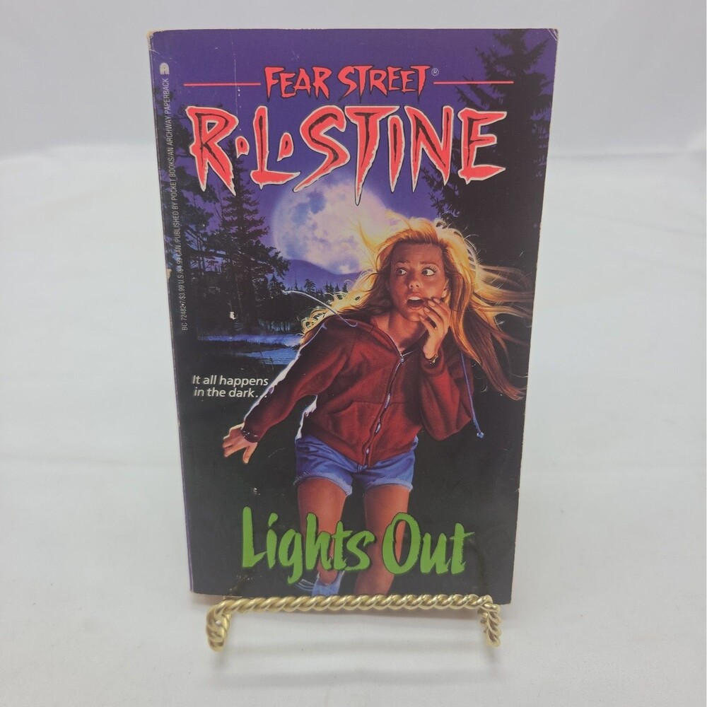 Fear Street Lights Out by R. L. Stine 1991 paperback Horror